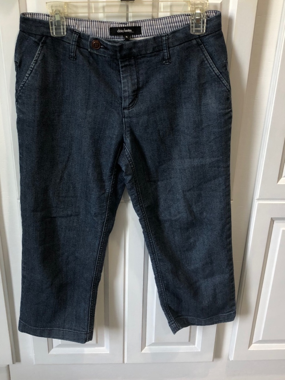 Daisy Fuentes Women's Denim Dark Wash Jeans Size 4 Capri's Shorts